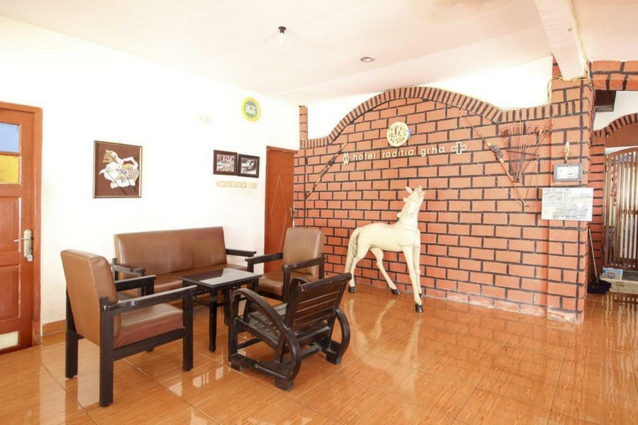 מלון יוגיאקרטה Reddoorz Syariah At Jalan Menteri Supeno מראה חיצוני תמונה