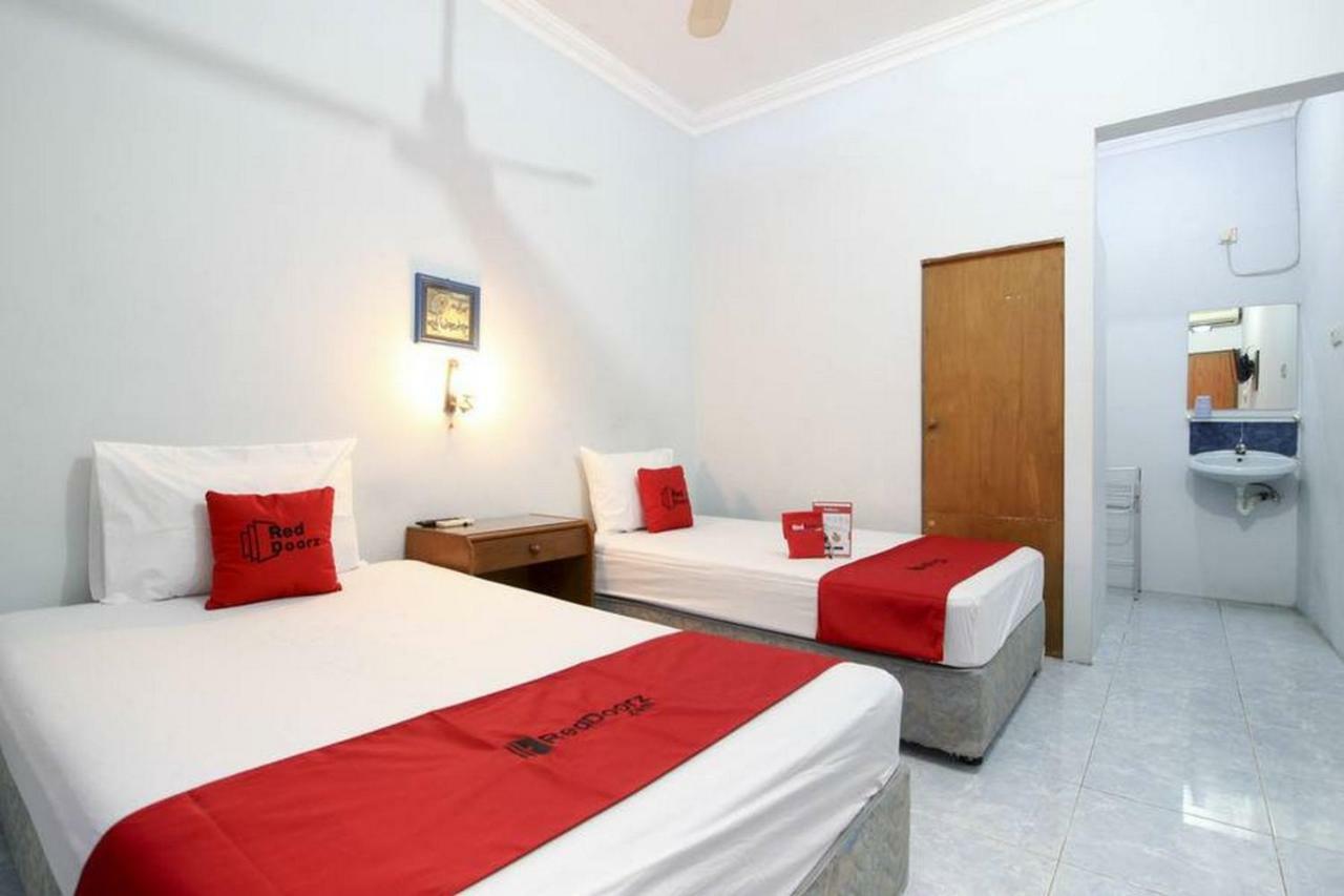 מלון יוגיאקרטה Reddoorz Syariah At Jalan Menteri Supeno מראה חיצוני תמונה
