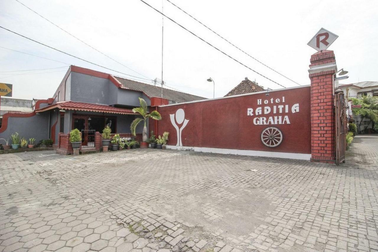 מלון יוגיאקרטה Reddoorz Syariah At Jalan Menteri Supeno מראה חיצוני תמונה