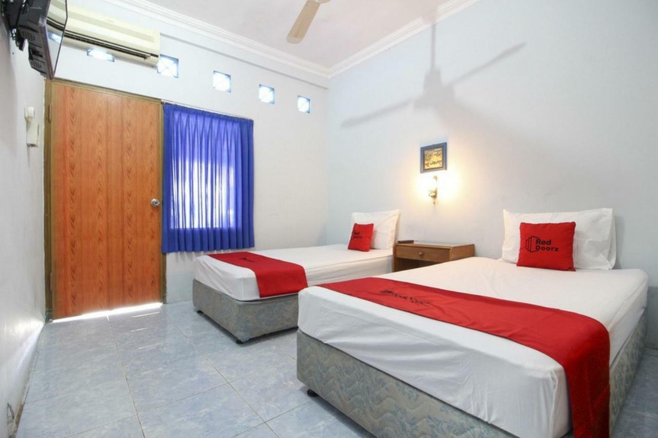 מלון יוגיאקרטה Reddoorz Syariah At Jalan Menteri Supeno מראה חיצוני תמונה