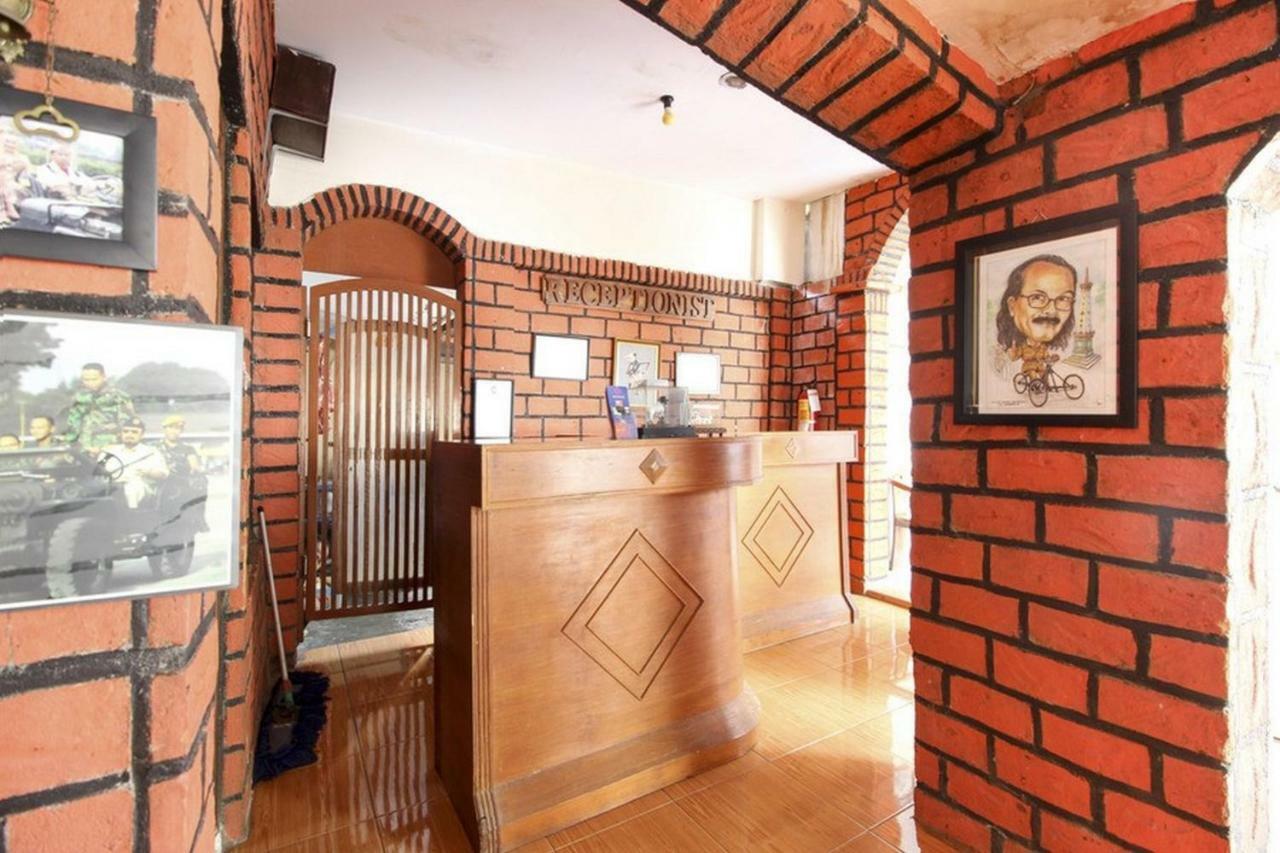 מלון יוגיאקרטה Reddoorz Syariah At Jalan Menteri Supeno מראה חיצוני תמונה