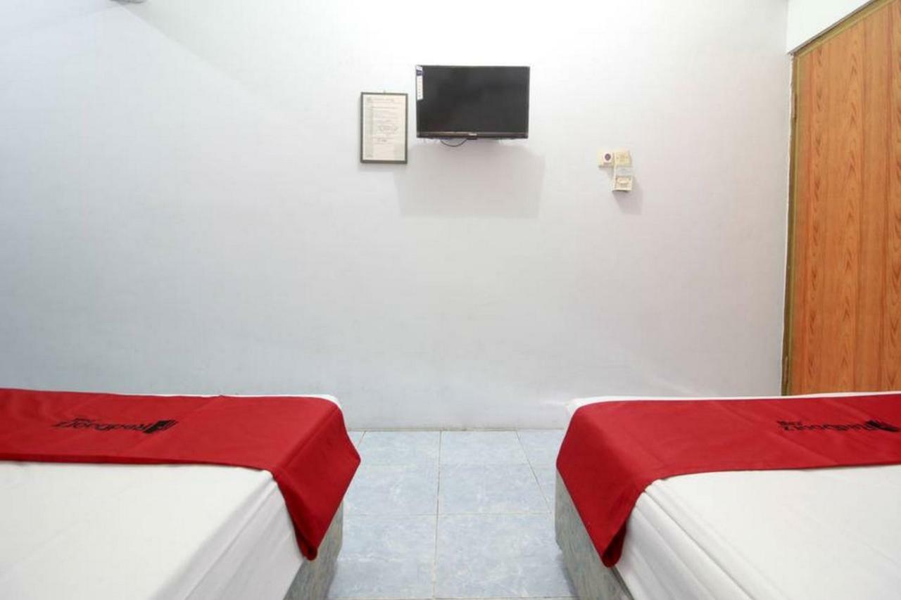 מלון יוגיאקרטה Reddoorz Syariah At Jalan Menteri Supeno מראה חיצוני תמונה